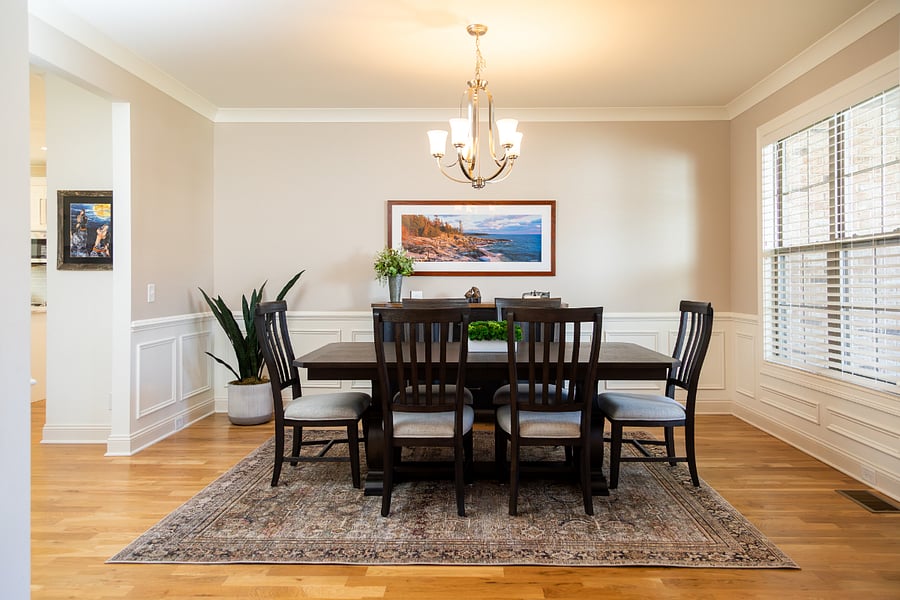 Beautiful formal dining for seating for 6 - 8 comfortably