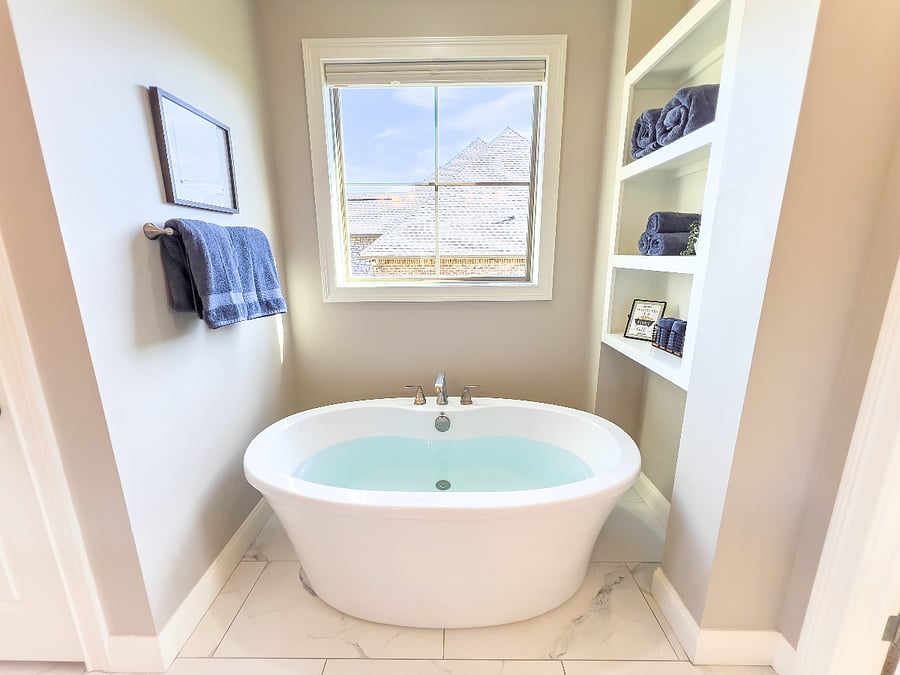 Comfortable deep soaking tub