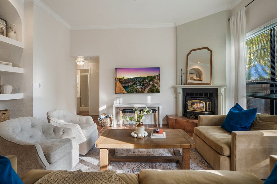 Enjoy time in this large and open living room with natural, abundant light!