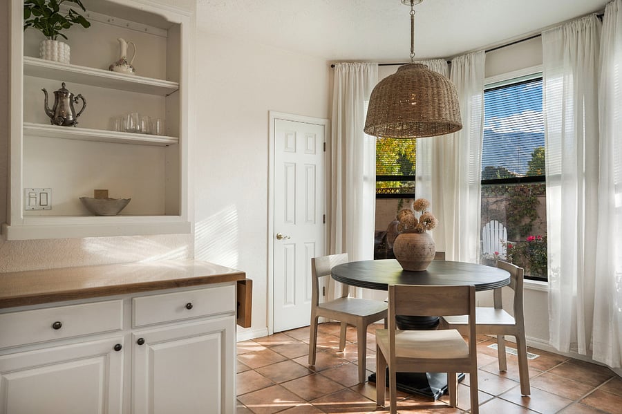 imagine having your morning coffee here with the natural light and mountain views
