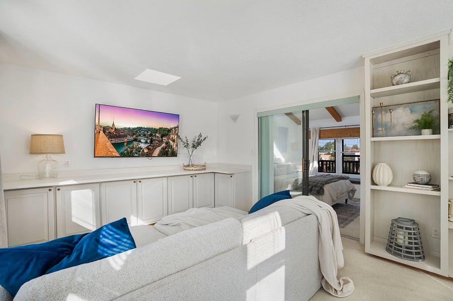 Large Smart tv- deep lounge sofa- perfect for movie nights!