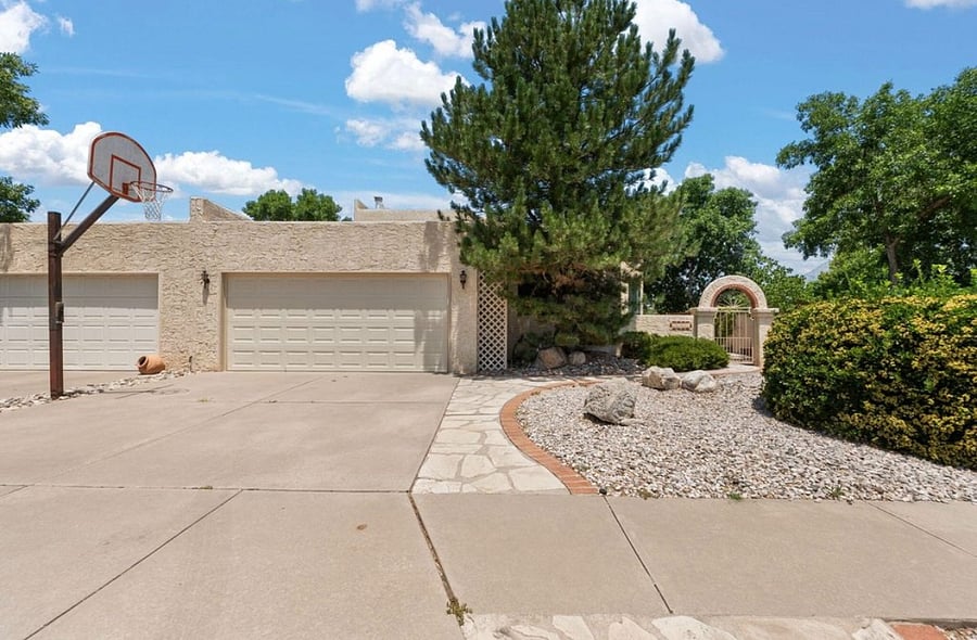 welcome home! This beautifully redesigned townhome is perfect for your extended stay