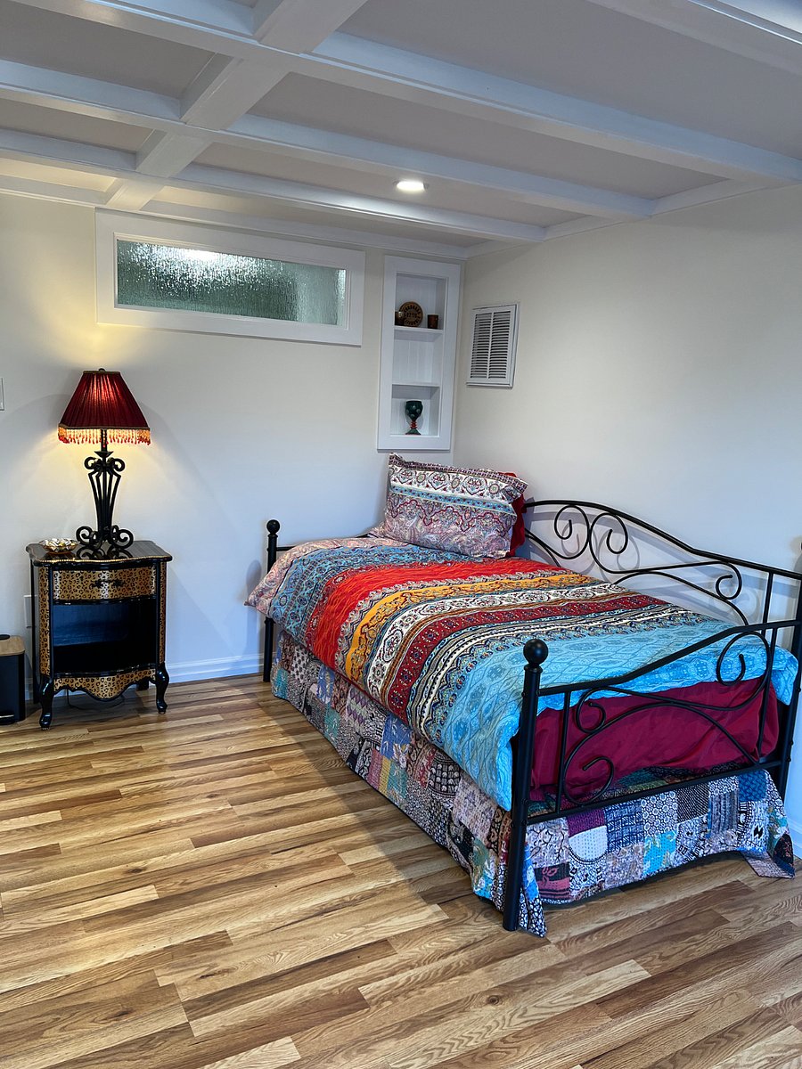 Twin trundle bed. Set of new sheets provided for top.