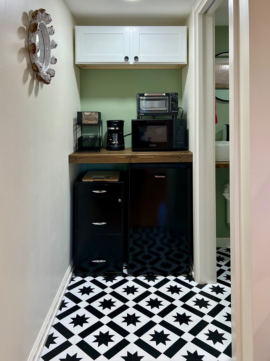 Kitchenette with new appliances (microwave, toaster oven, Mr Coffee & small fridge)