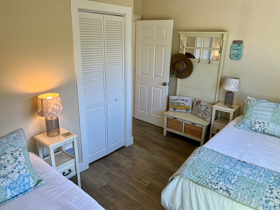 Two twin beds - Bed linens - Closet - Extra pillows and blankets - Hangers - Heating - Room-darkening shades - Luggage rack