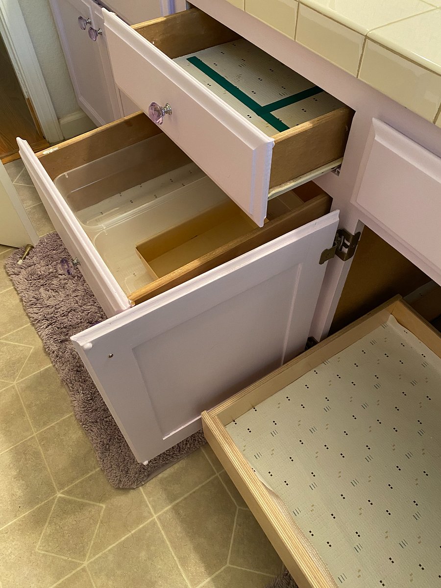 2 bathroom drawers for additional storage.