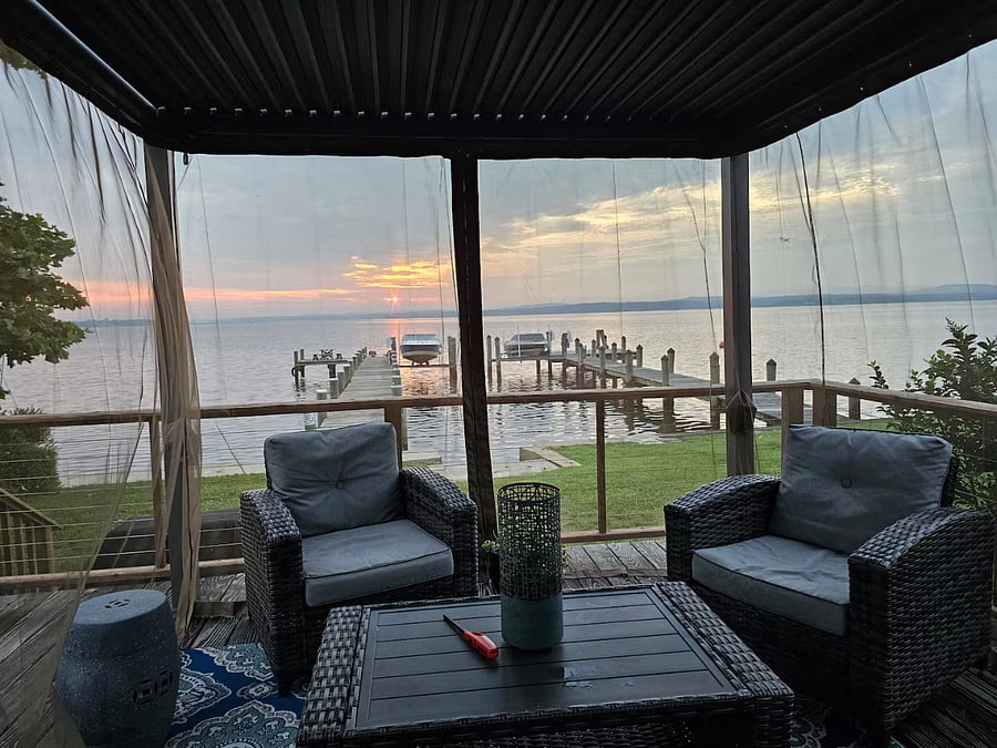 Louvered Pergola with screens