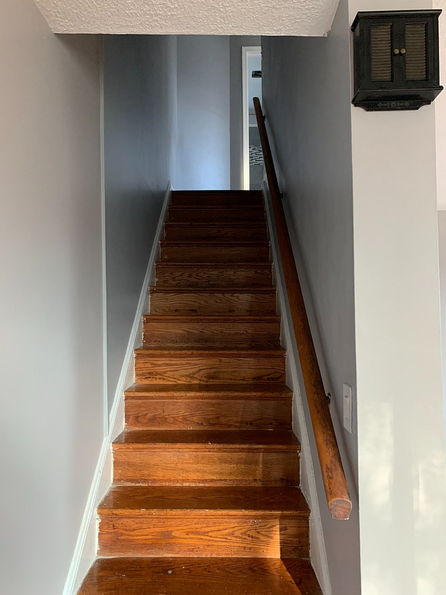 Stairway upstairs to the Bedroom
