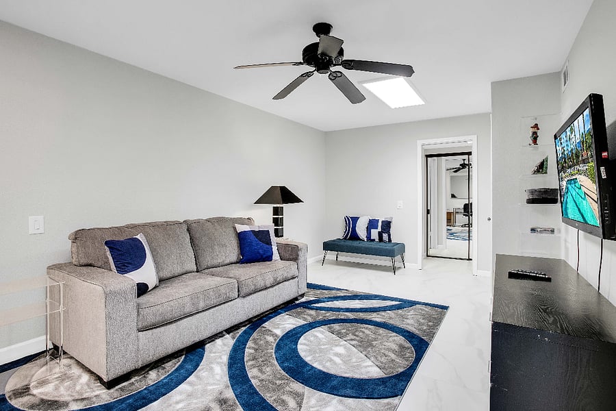 Bonus Room w/ Sofa Bed