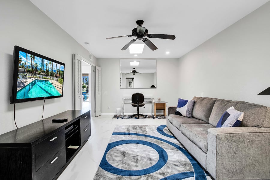 Bonus Room w/ Sofa Bed
