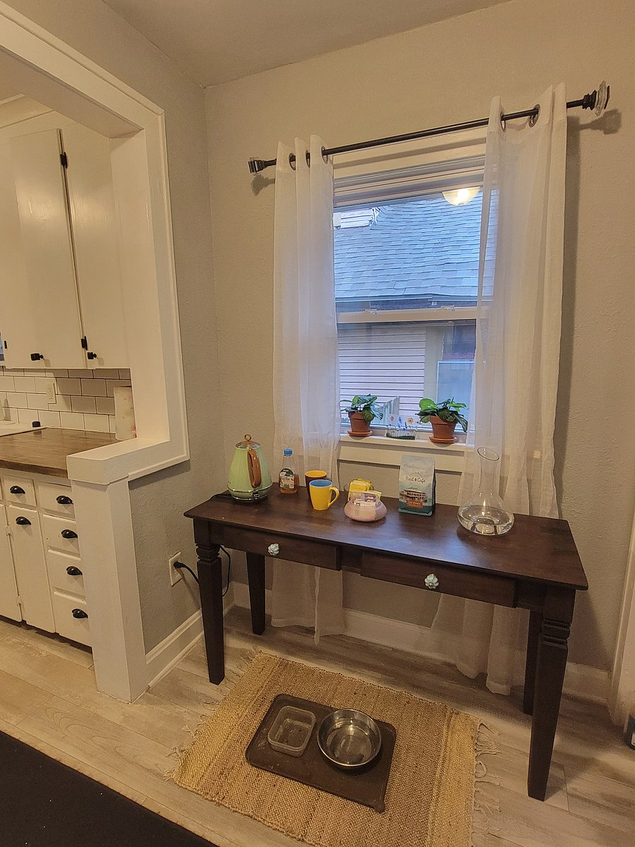 Coffee and tea station