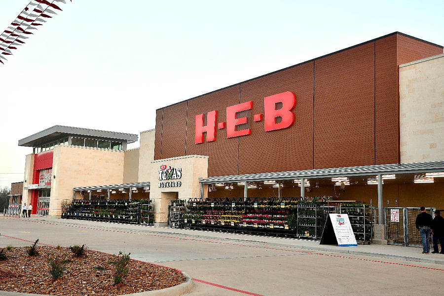 9 Minutes from HEB At Morton Ranch