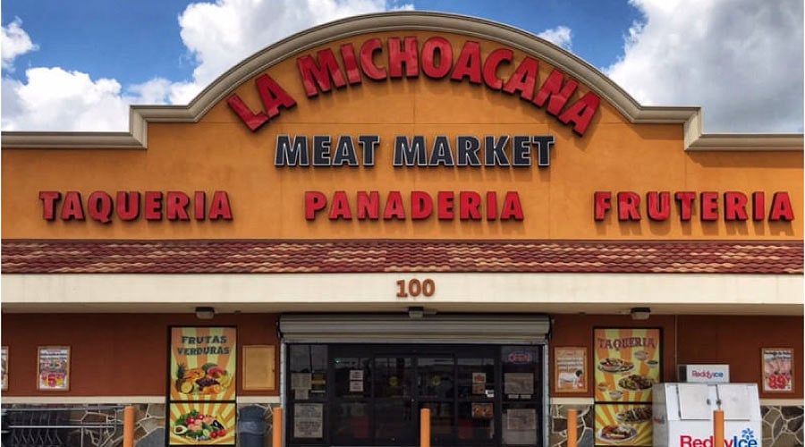 2 minutes from the Michoacana