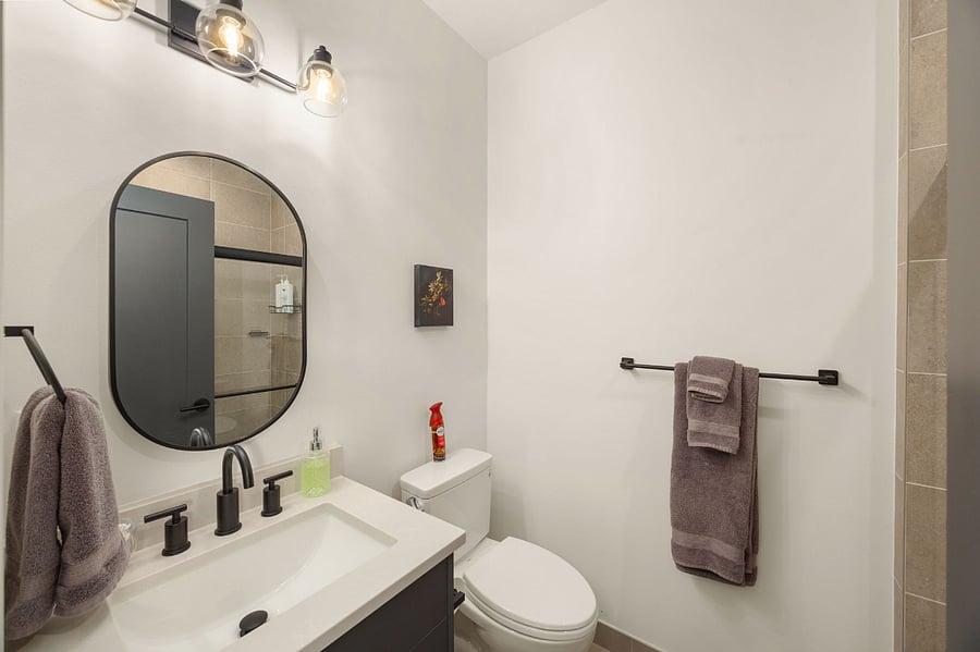 Bedroom E4 (Level 4) En-suite Bathroom