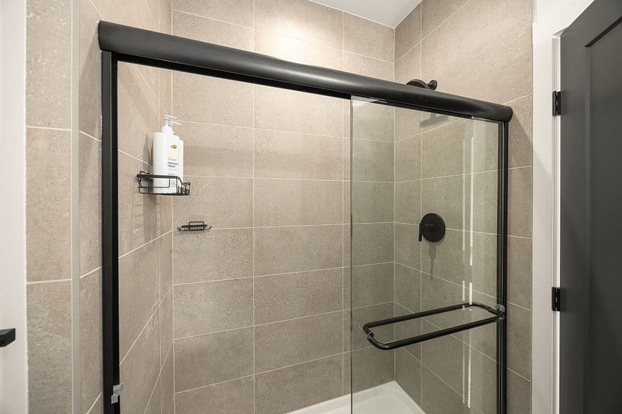 Bedroom E4 (Level 4) En-suite Bathroom