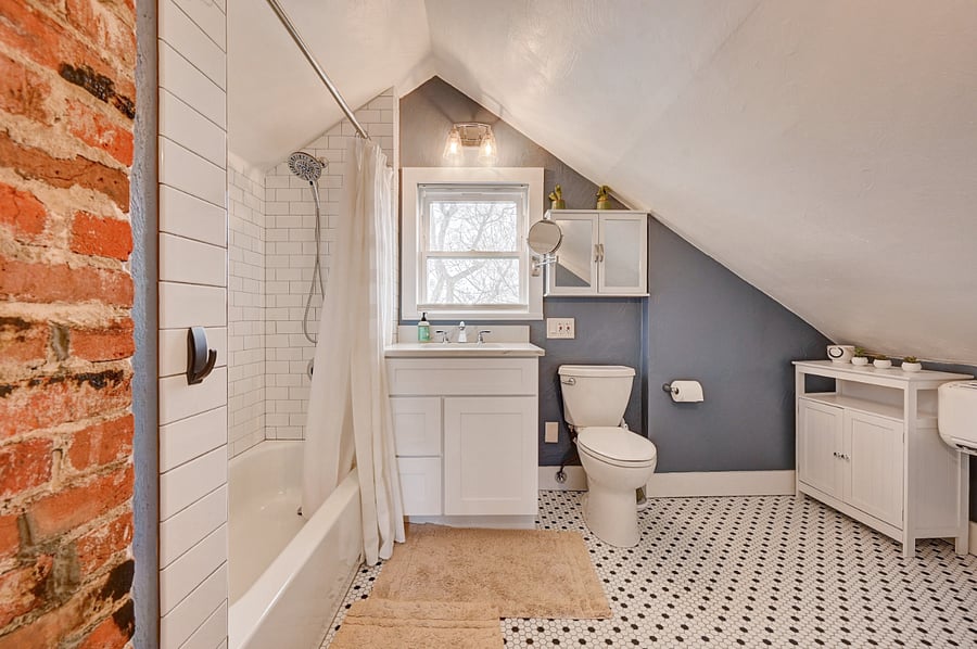 Primary En-suite Full Bath