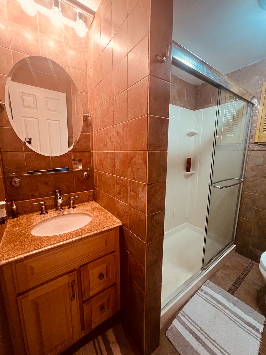 Ensuite bathroom
