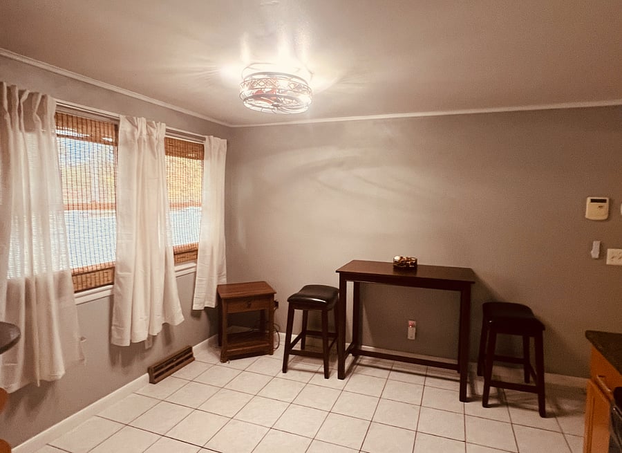 Breakfast nook in kitchen ready for coffe and gazing out into the yard