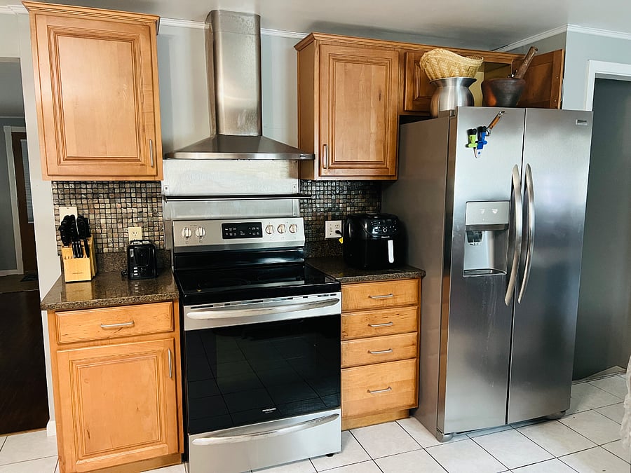 Well stocked kitchen with all you will need for preparing a meal or throwing a party