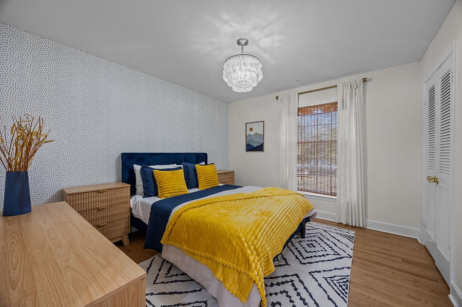 Bedroom 3 - Queen Bed with all new linens!
