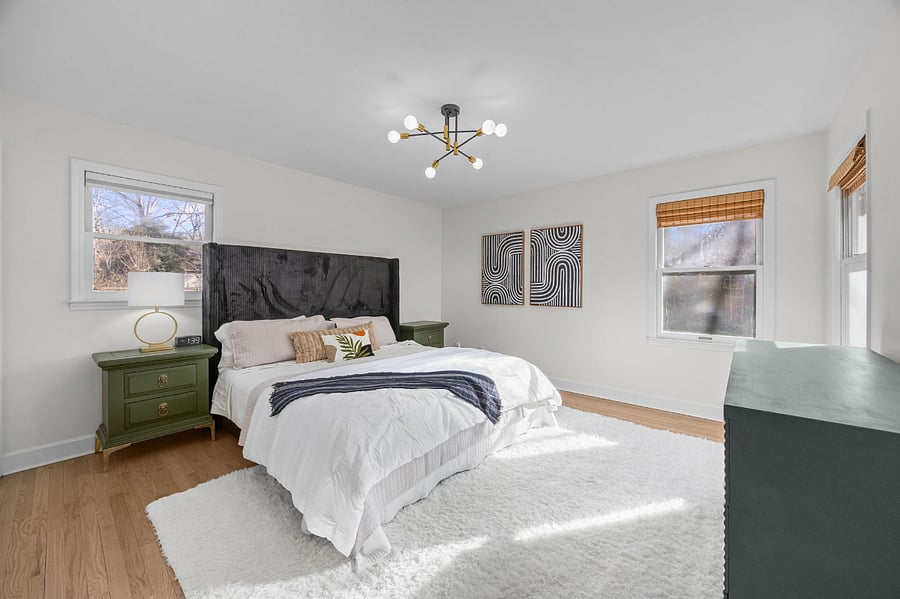 Master Bedroom with King Bed and brand new linens.