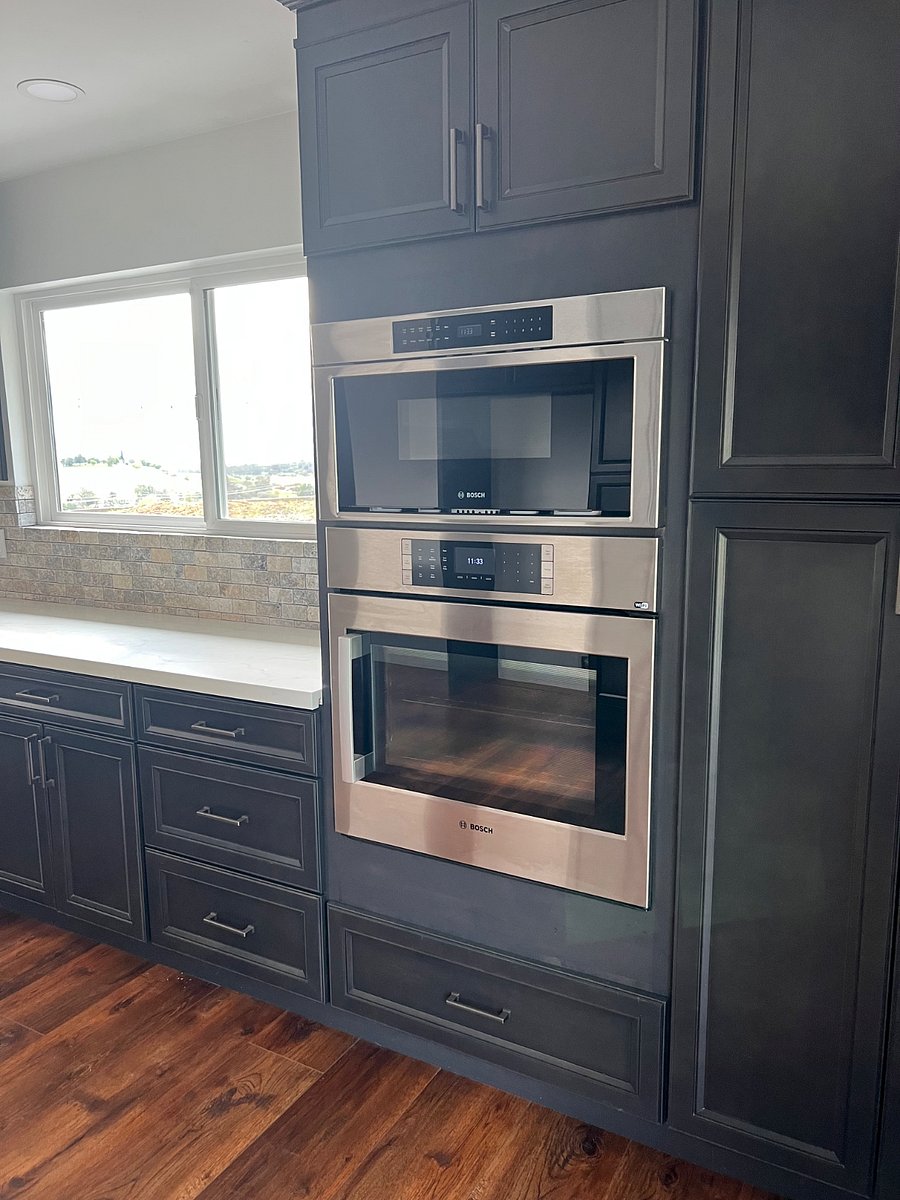Oven and microwave