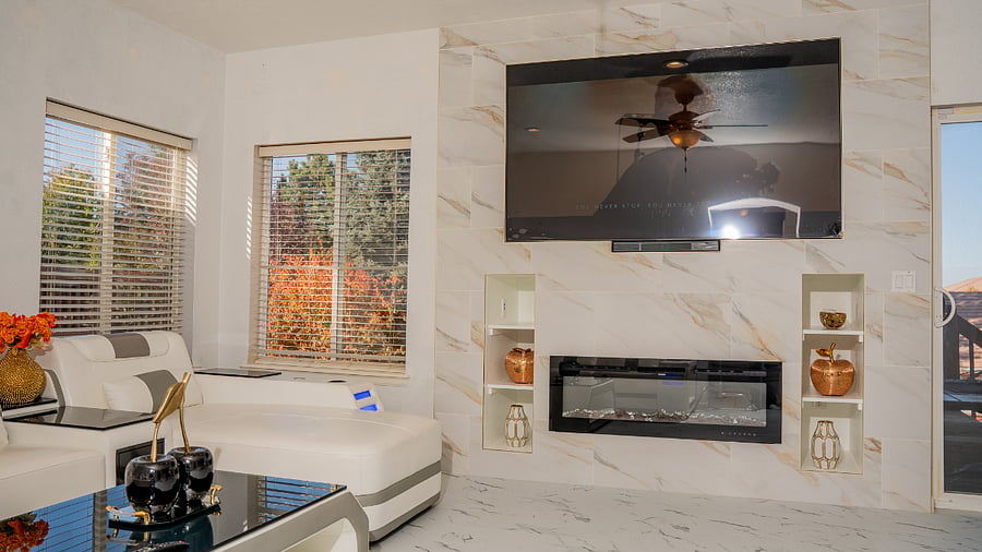 Living room 2 TV