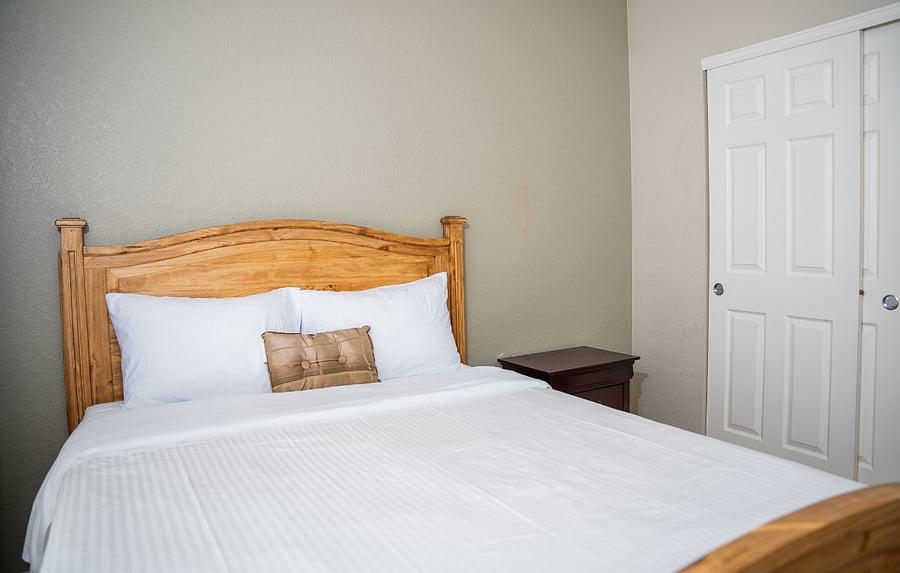 bedroom 2, with Queen bed