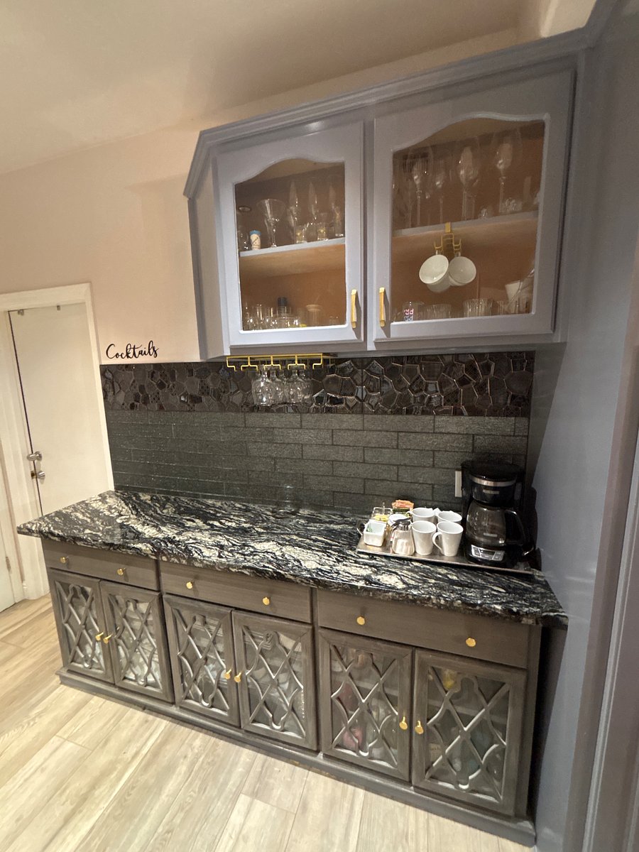 Complimentary coffee/tea bar