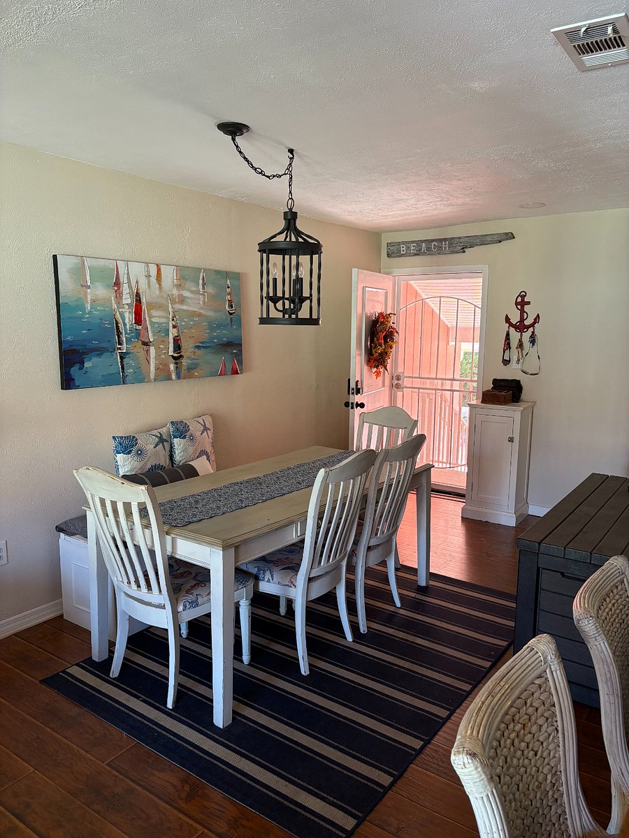 Dining Area for entertaining in addition to island seating