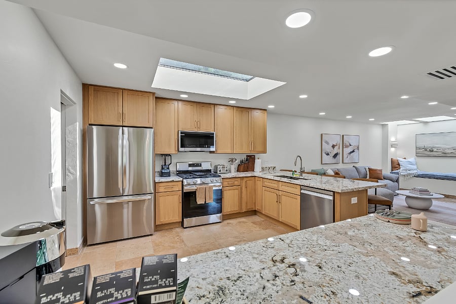 Newly Remodeled Kitchen with All New Appliances, Coffee Maker, Tea Kettle, Espresso Machine and Milk Frother