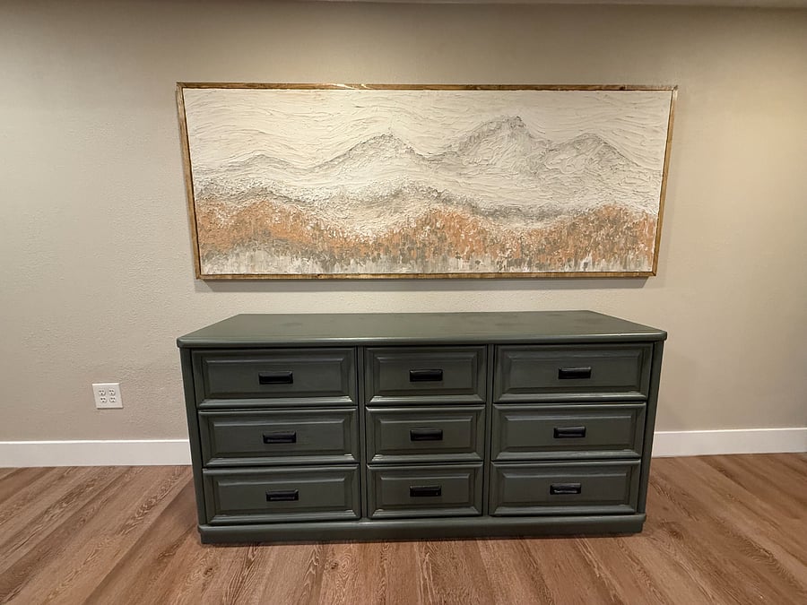Full-size dresser