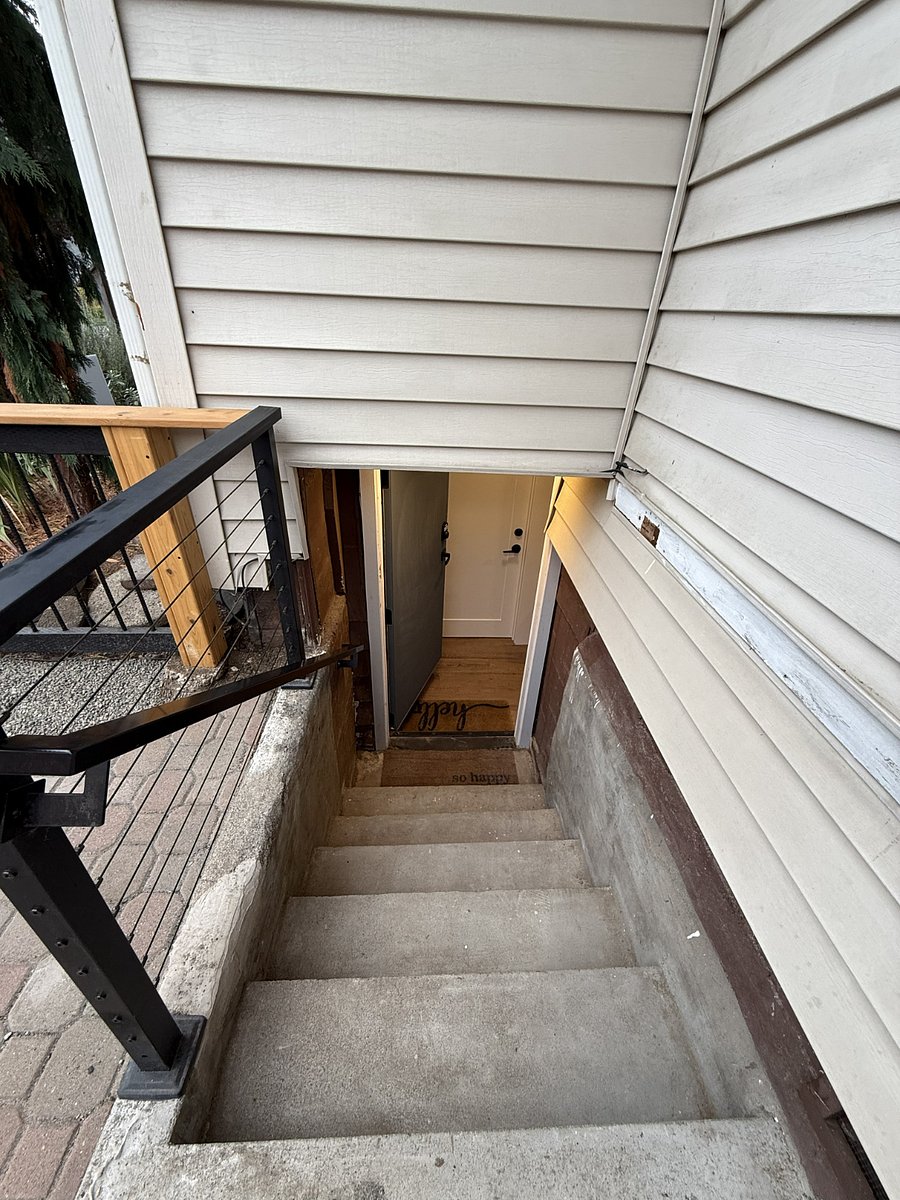 Egress Entry to Basement Unit