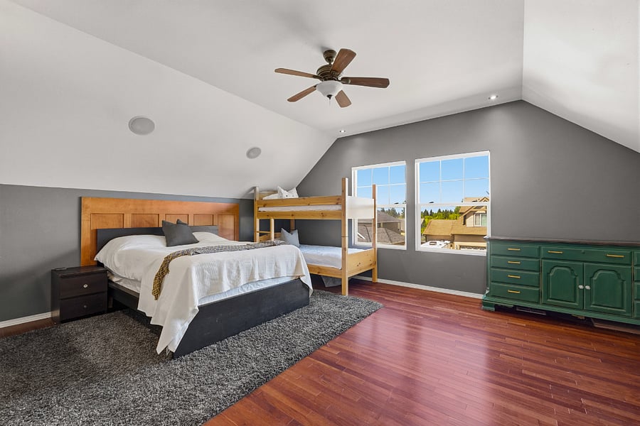 4th bedroom. Queen bed and twin bunk beds