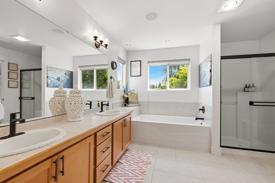 5 piece master bath