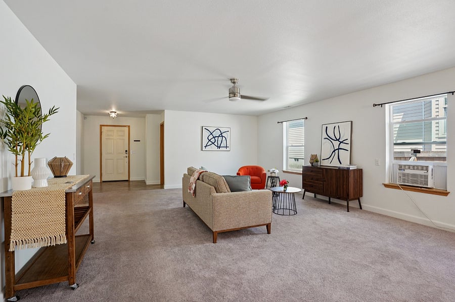 Furniture may not be as pictured, couch, chairs, smart tv included!
midrfo