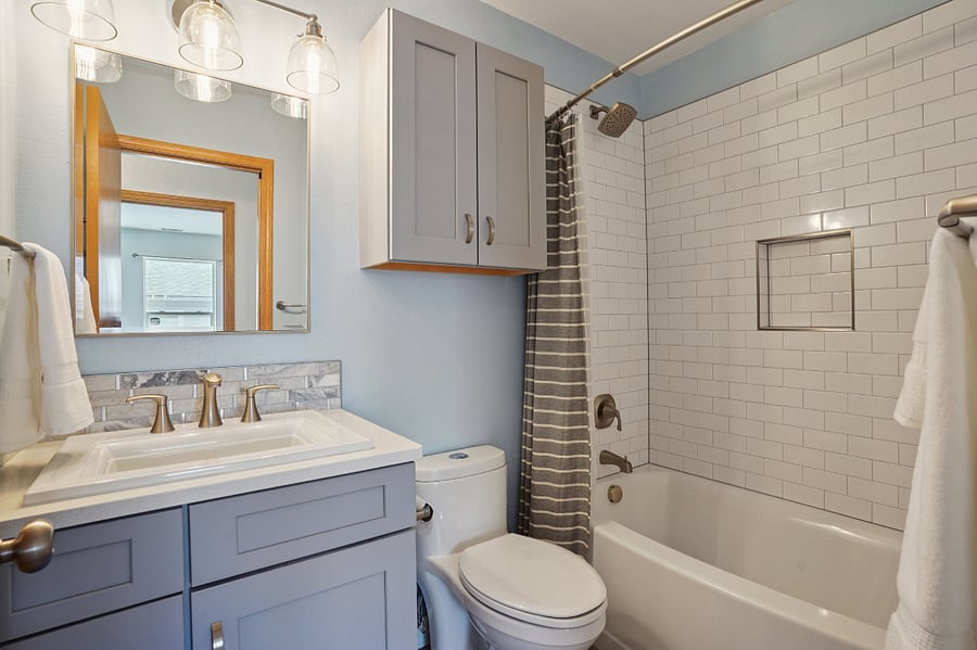 Hallway full bathroom
