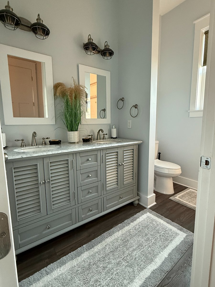 Primary Queen Bathroom with double sinks and walk in shower