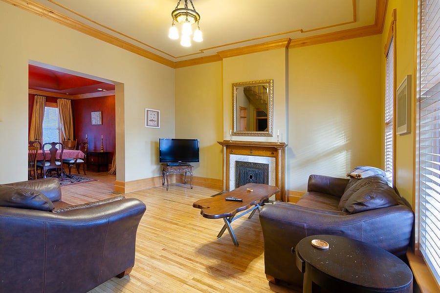 Living Room Pic-2