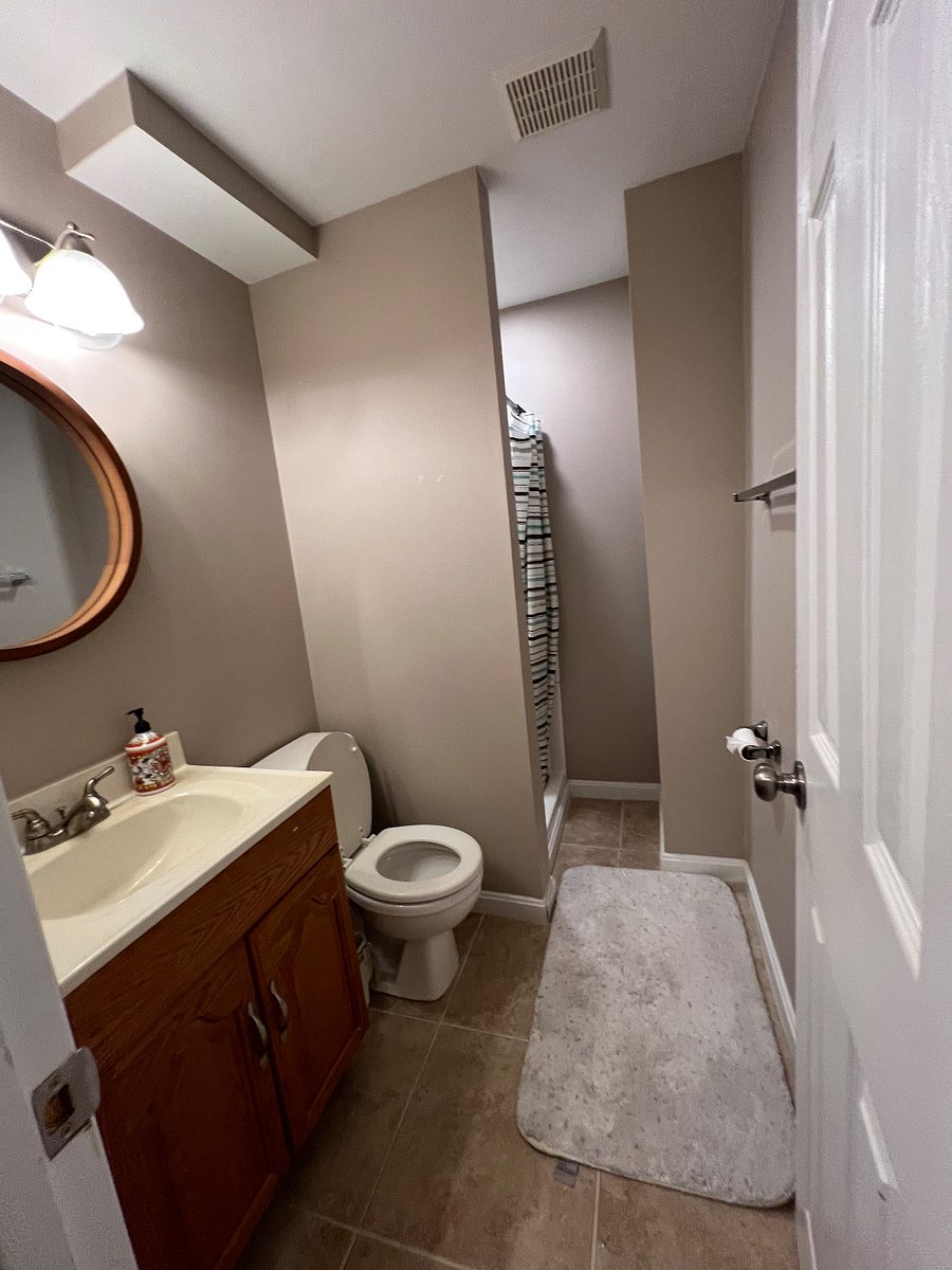 Room 4 Bathroom private full bath