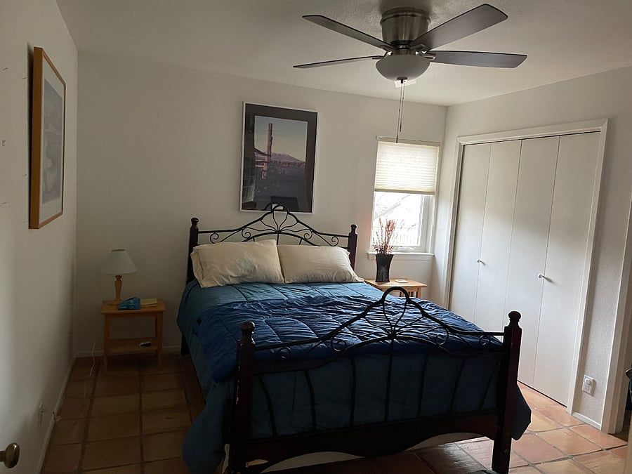 Second bedroom.