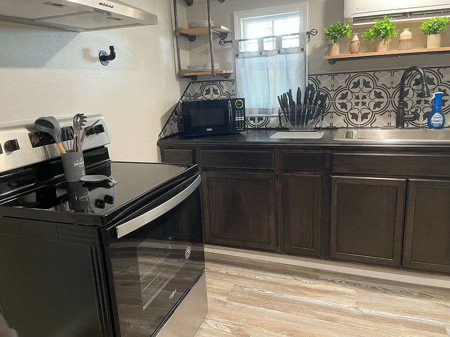 Fully equipped kitchen with everything you need for home-cooked meals