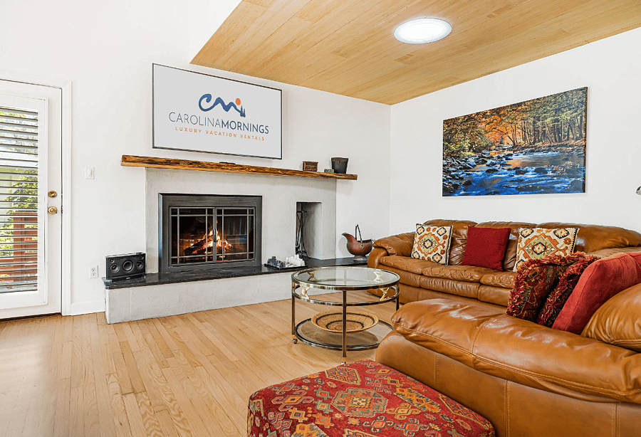 Living Area w/ Smart TV & Fireplace