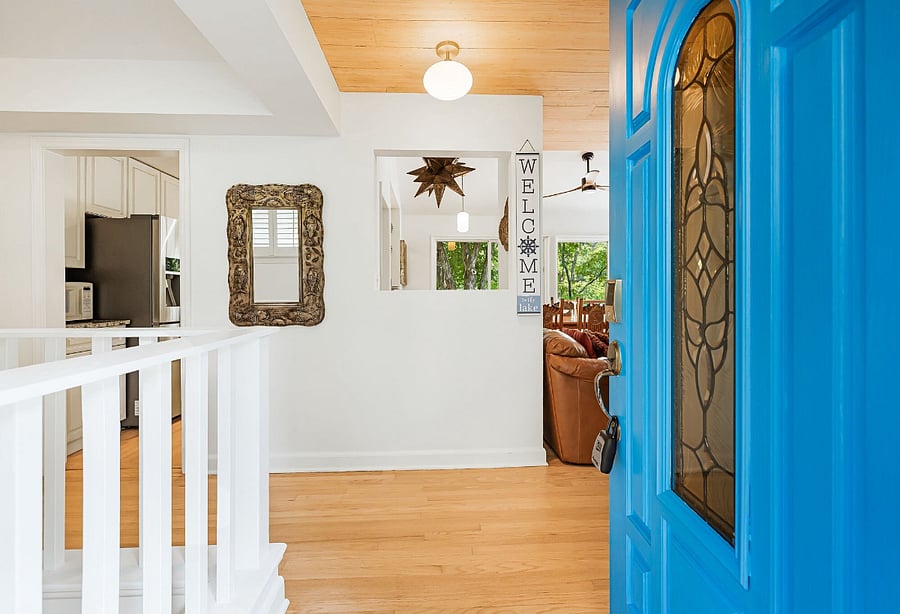 Come On In To Your Lakefront Retreat