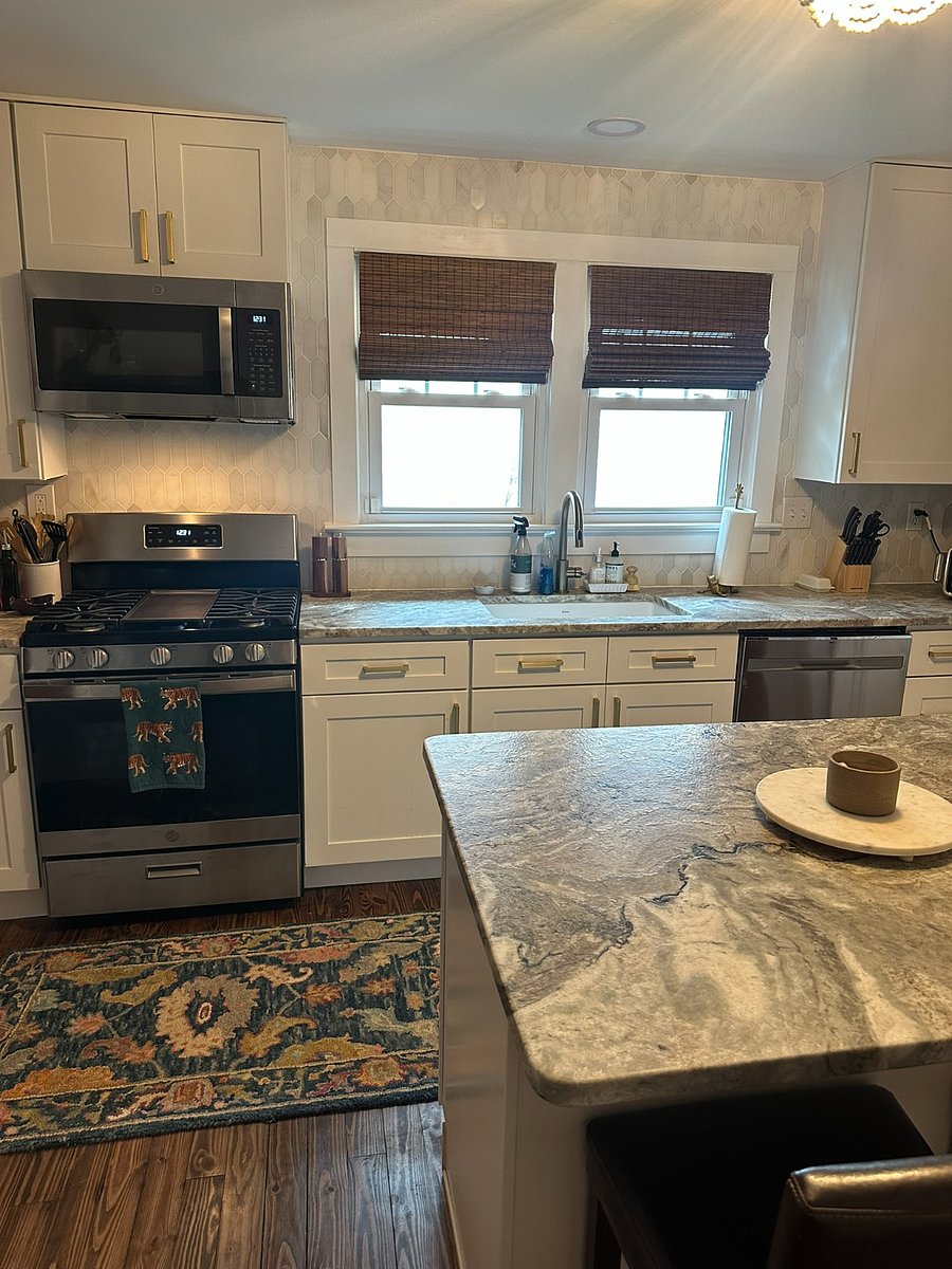 Kitchen - Fully remodeled with all new appliances and gas stove