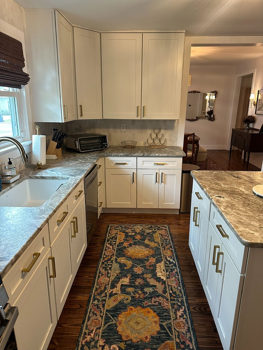 Kitchen - Fully remodeled with all new appliances and gas stove