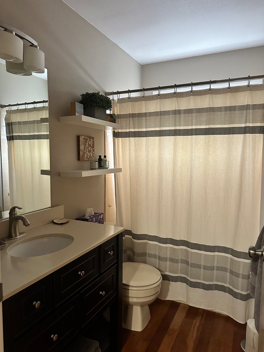 2nd bathroom