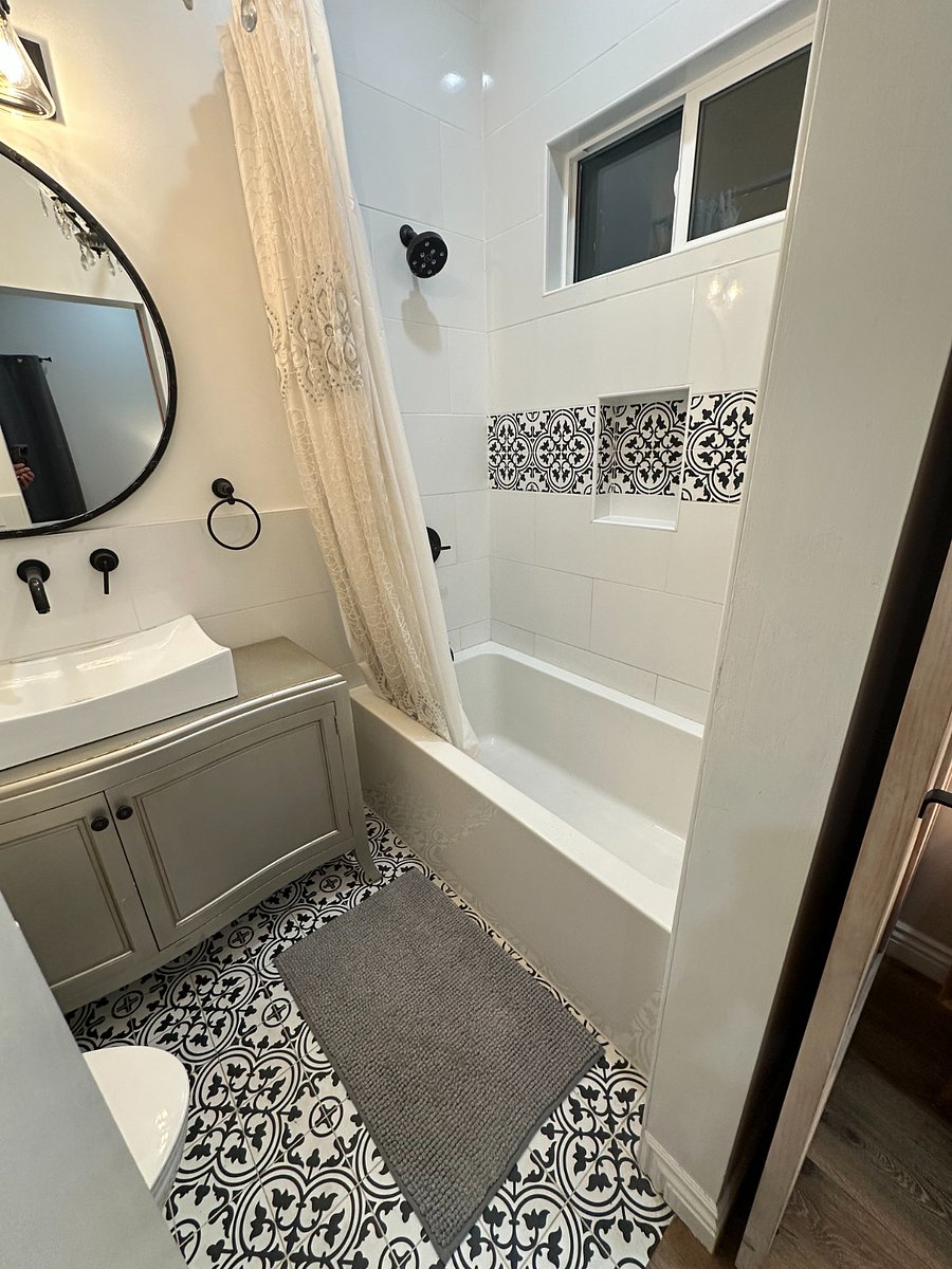 Primary Bathroom Bathtub
