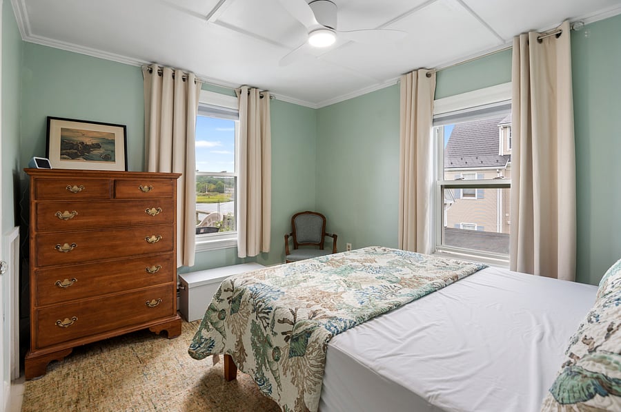 Queen Bedroom overlooking River