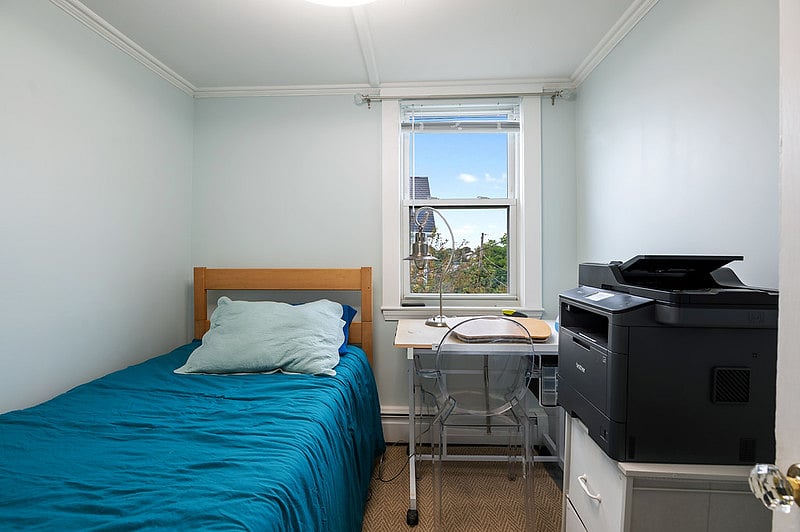 Single Bedroom and Work Station